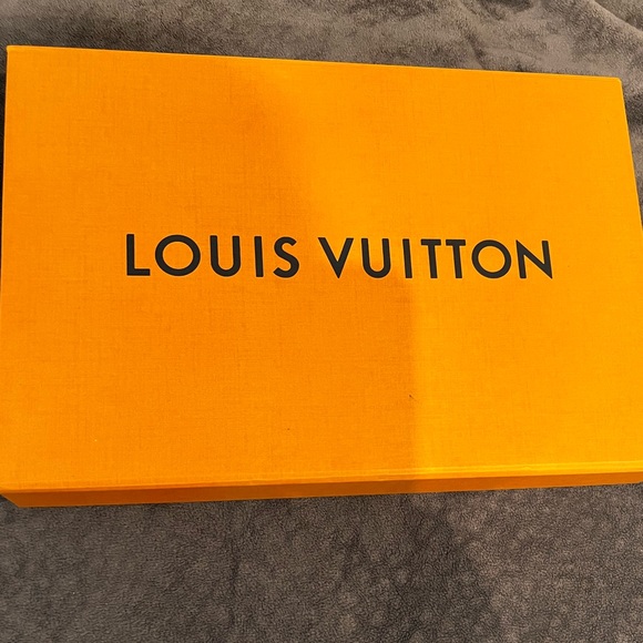 Brand New Louis Vuitton Felicia Pochette Coquelicot Red Patent Leather Bag - Picture 12 of 12